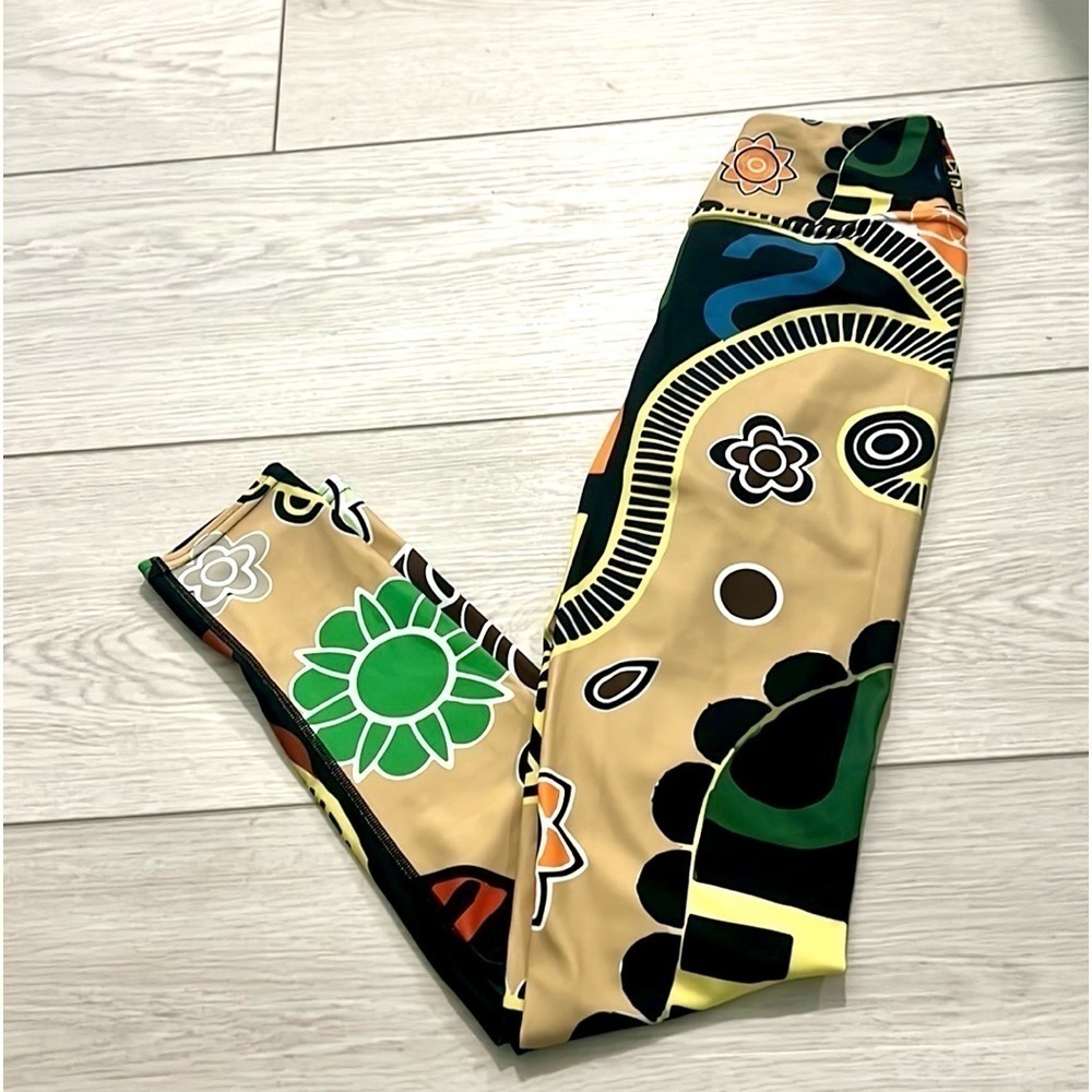 Surrender,(MSRP$118) Fun,Funky & Fabulous Leggings,The Fit is Incredible, Size S - Picture 5 of 10